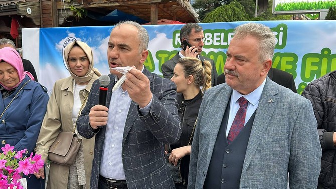 rize-belediyesi-tarafindan-5-milyon-adet-ata-tohumu-vatandaslara-dagitimi-gerceklestirildi-22.jpg