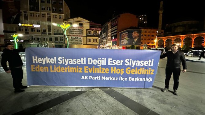 cumhurbaskani-erdoganin-bugun-rizede-duzenleyecegi-miting-oncesi-miting-alaninda-hazirliklar-devam-ediyor-8.jpg