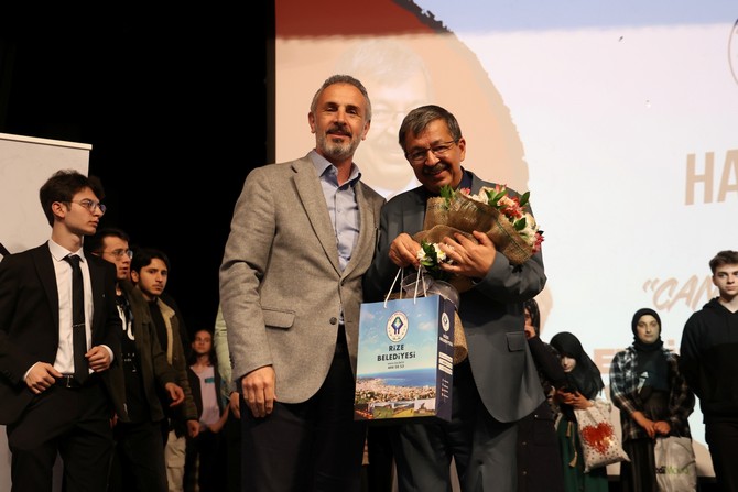 rize-belediyesi-genclik-merkezi-ve-bilgi-evi-ribegem-tarafindan-tum-vatandaslarin-ucretsiz-olarak-katilabilecegi-egitimci-yazar-hayati-inancin-sunumuyla-can-veren-pervaneler-konulu-program-gerceklest-8.jpg