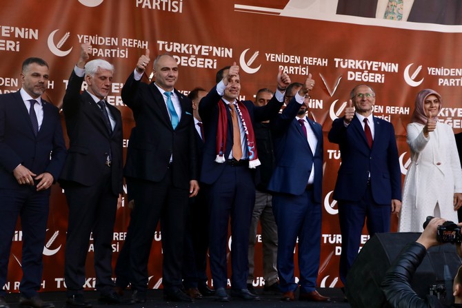 yeniden-refah-partisi-genel-baskani-fatih-erbakan-partisinin-trabzon-meydan-parkinda-duzenledigi-mitinge-katildi-6.jpg