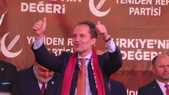 yeniden-refah-partisi-genel-baskani-fatih-erbakan-partisinin-trabzon-meydan-parkinda-duzenledigi-mitinge-katildi-7.jpg