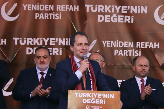 yeniden-refah-partisi-genel-baskani-fatih-erbakan-partisinin-trabzon-meydan-parkinda-duzenledigi-mitinge-katildi.jpg