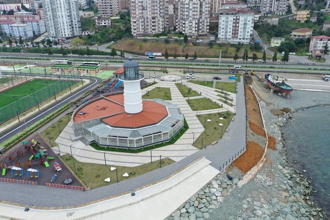 rize-belediyesinin-bogaz-mahallesinde-yapimini-tamamladigi-deniz-feneri-sosyal-tesisi-ve-deniz-muzesinin-resmi-acilisi-gerceklestirildi-1.jpg