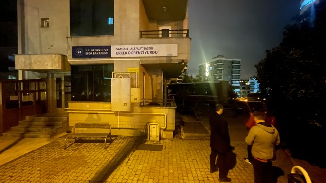 samsunda-halk-otobusu-ogrenci-yurduna-girdi-5.jpg
