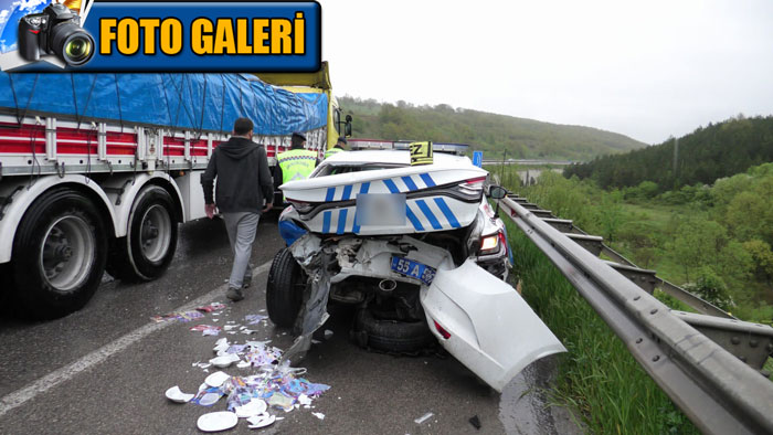 kazaya-mudahale-eden-polis-aracina-carpan-rize-plakali-otomobildeki-3kisi-yaralandi.jpg