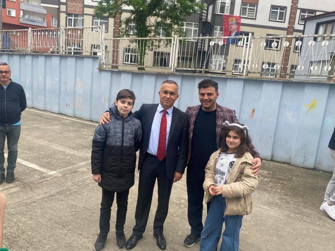 rize-valisi-kemal-ceber-secimlerin-ulkeye-hayirli-olmasini-diledi-3.jpg