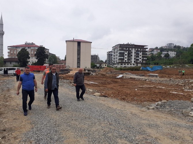 rize-il-milli-egitim-muduru-engin-emen-ardesen-ilcesinde-yapimi-devam-eden-16-derslikli-ilkokul-ve-8-derslikli-anaokulu-insaatlarini-ziyaret-ederek-incelemelerde-bulundu-1.jpg