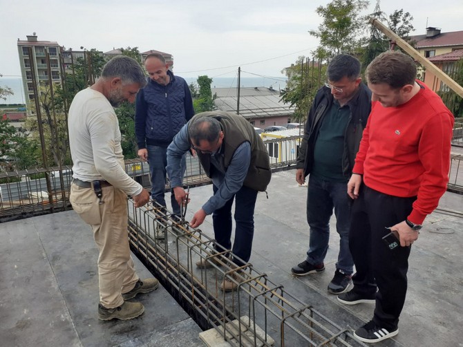 rize-il-milli-egitim-muduru-engin-emen-pazarda-yapimi-devam-eden-pazar-kirazlik-ilkokulu-insaatinda-incelemelerde-bulundu-3.jpg