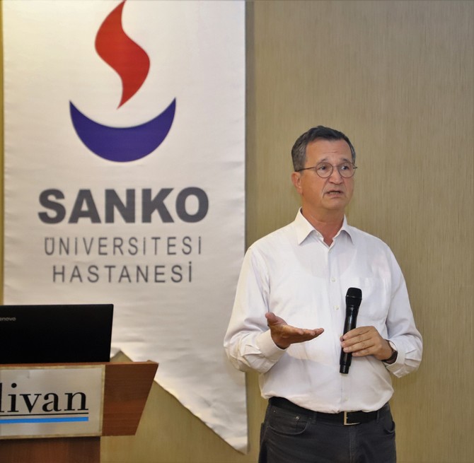 sanko-universitesi-hastanesi-ve-turk-norosirurji-dernegi-spinal-ve-periferik-sinir-cerrahisi-grubu-tarafindan-gaziantep-spinal-gunleri-konulu-bir-toplanti-duzenlendi-4.jpg