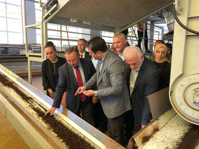 caykur-camlihemsin-cay-fabrikasina-ziyaret-11.jpg