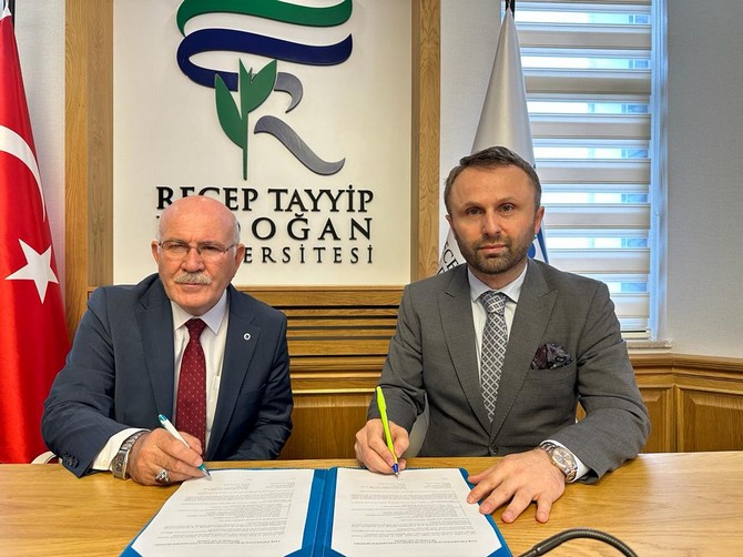 recep-tayyip-erdogan-universitesi-ile-usak-universitesi-arasinda-protokol-imzalandi-1.jpg