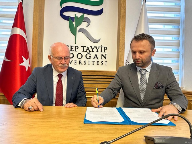 recep-tayyip-erdogan-universitesi-ile-usak-universitesi-arasinda-protokol-imzalandi-3.jpg