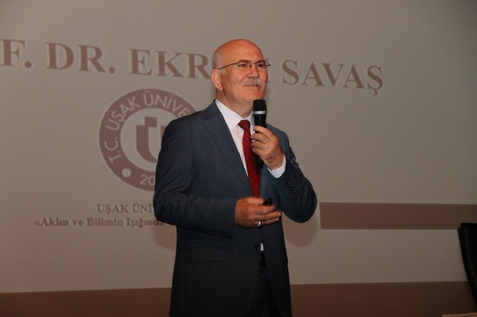 usak-universitesi-rektoru-prof-dr-savas-rteude-batiyi-aydinlatan-dogu-gunesi-konferansi-verdi-3.jpg