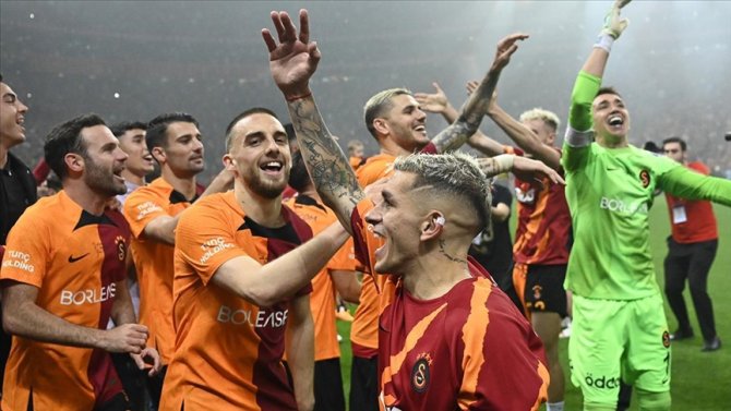 galatasaray-sampiyonlugunu-derbi-galibiyetiyle-taclandirdi.jpg