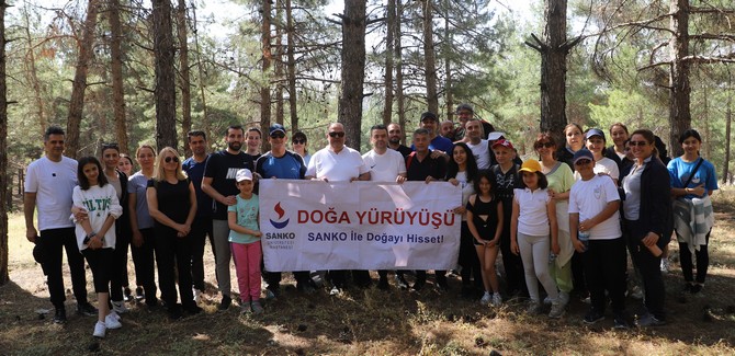 sanko-universitesi-hastanesi-yoneticileri-ve-calisanlari-sanko-ile-dogayi-hisset-etkinliginde-gaziantep-erikce-ormaninda-doga-yuruyusu-gerceklestirdi-3.jpg