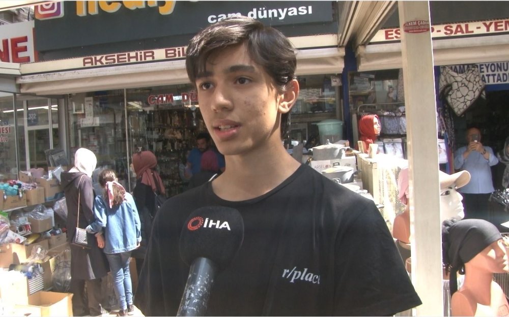 Fren yerine gaza basınca 7 kişiyi yaraladı