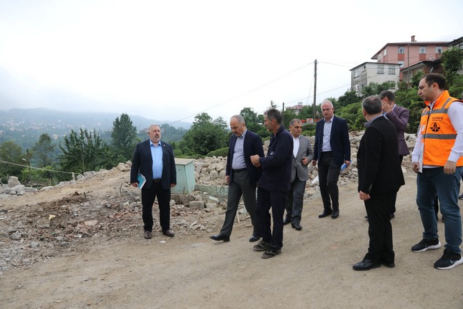 rize-belediye-baskani-rahmi-metin-kentte-devam-eden-proje-calismalarini-yerinde-inceledi-6.jpg