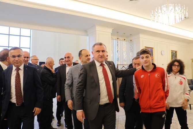 genclik-ve-spor-bakani-dr-osman-askin-bak-rizede-17.jpg