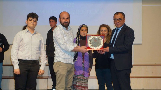 rizede-turkulerimiz-ve-gonullere-dokunan-hikayeleri-ogrencilerle-bulustu-5.jpg