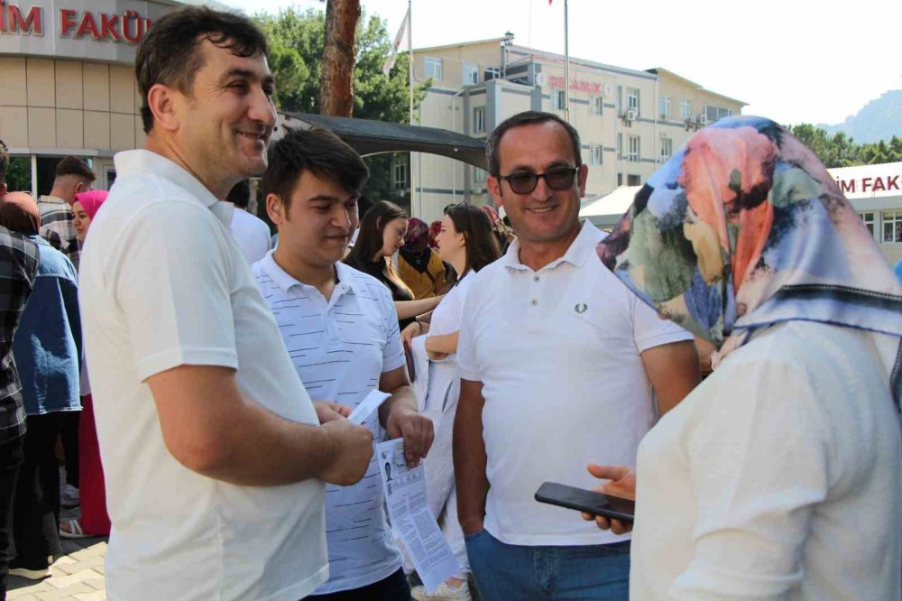 Aile boyu üniversite sınavına girdiler