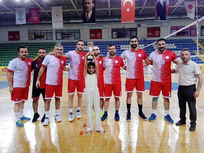 rizede-duzenlenen-2023-yili-kurumlar-arasi-voleybol-turnuvasi-sona-erdi-1.jpg