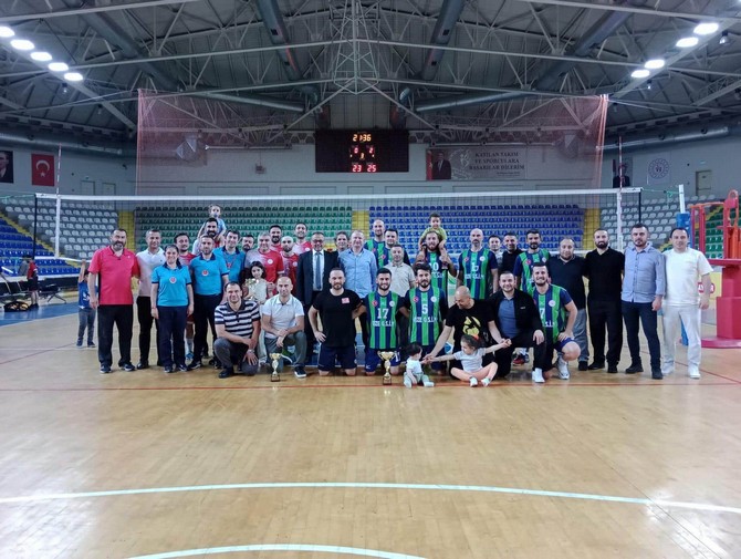 rizede-duzenlenen-2023-yili-kurumlar-arasi-voleybol-turnuvasi-sona-erdi-4.jpg