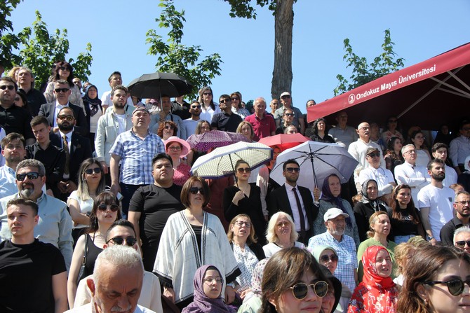 ondokuz-mayis-universitesi-omu-tip-fakultesinden-mezun-olan-303-ogrenci-diploma-heyecani-yasadi-7.jpg