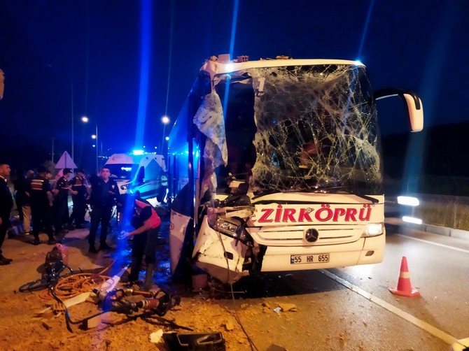 yolcu-otobusu-tugla-yuklu-tira-carpti1-olu-9-yarali-2.jpg