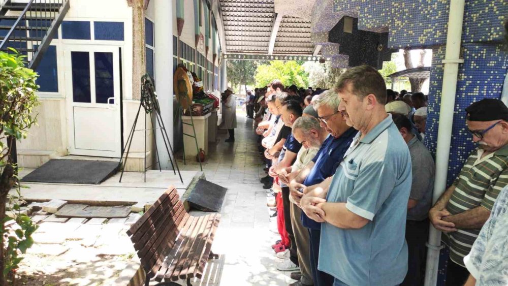 Kazadan 8 yıl sonra hayatını kaybeden polis, son yolculuğuna uğurlandı