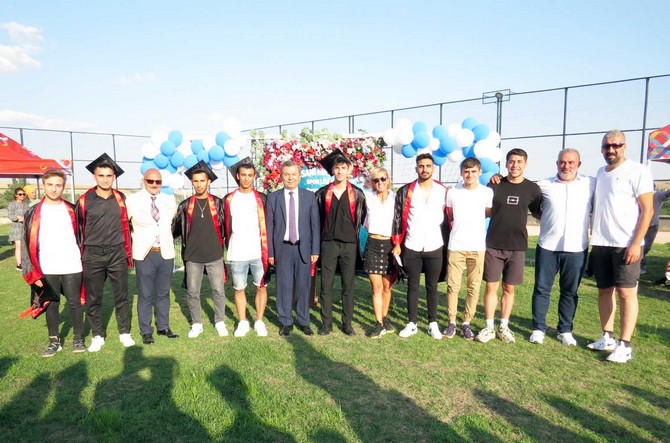 adil-sani-konukoglu-spor-lisesi-asksl-2022-2023-egitim-ogretim-yili-mezuniyet-ve-odul-toreniyle-ogrenciler-mezuniyet-sevinci-yasadi-4.jpg