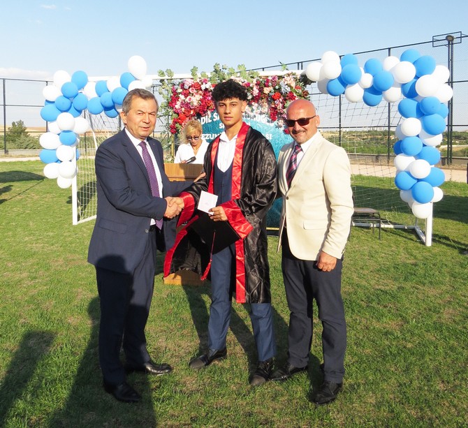 adil-sani-konukoglu-spor-lisesi-asksl-2022-2023-egitim-ogretim-yili-mezuniyet-ve-odul-toreniyle-ogrenciler-mezuniyet-sevinci-yasadi-7-001.jpg