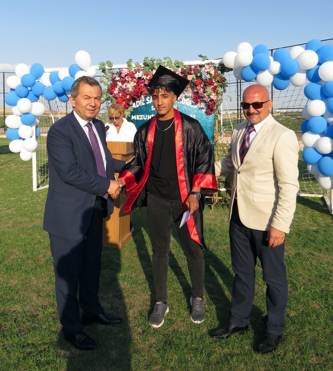 adil-sani-konukoglu-spor-lisesi-asksl-2022-2023-egitim-ogretim-yili-mezuniyet-ve-odul-toreniyle-ogrenciler-mezuniyet-sevinci-yasadi-8-001.jpg