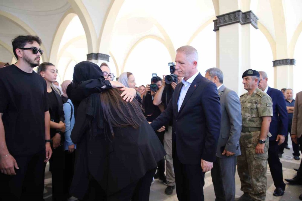 Fatma Şahin’in babası Mustafa Kıymık son yolculuğuna uğurlandı