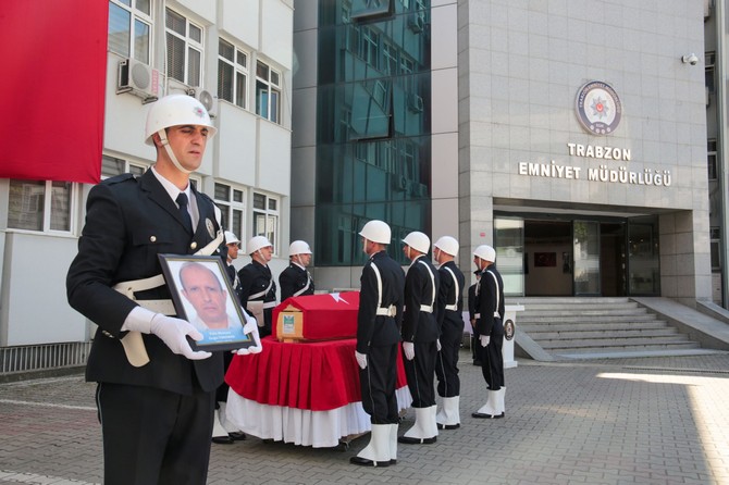 trabzonda-kansere-yenik-dusen-polis-memuru-icin-toren-duzenlendi-3.jpg