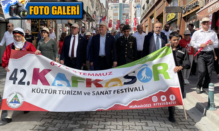 artvinde-boga-guresleri-kulturunu-yasatmak-amaciyla-duzenlenen-42-kafkasor-kultur-turizm-ve-sanat-festivali-kortej-yuruyusuyle-basladi.jpg