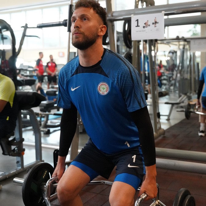 caykur-rizespor-erzurumda-yeni-sezon-hazirliklarina-devam-ediyor-13.jpg