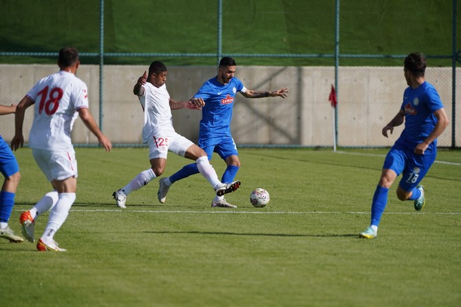 aykur-rizespor-erzurum-kampinda-oynadigi-ilk-hazirlik-macinda-yilport-samsunspora-1-0-maglup-oldu-3.jpg