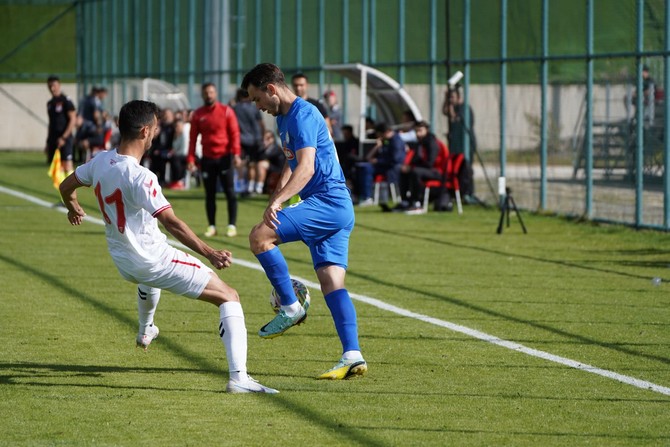 aykur-rizespor-erzurum-kampinda-oynadigi-ilk-hazirlik-macinda-yilport-samsunspora-1-0-maglup-oldu-5.jpg