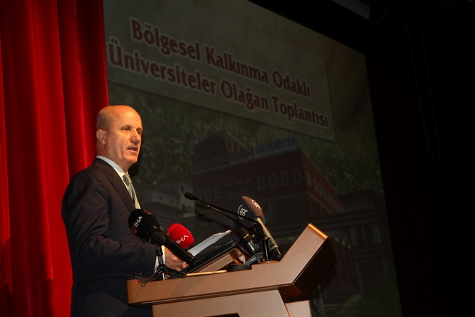 yok-baskani-erol-ozvar-recep-tayyip-erdogan-universitesi-rizede-4.jpg