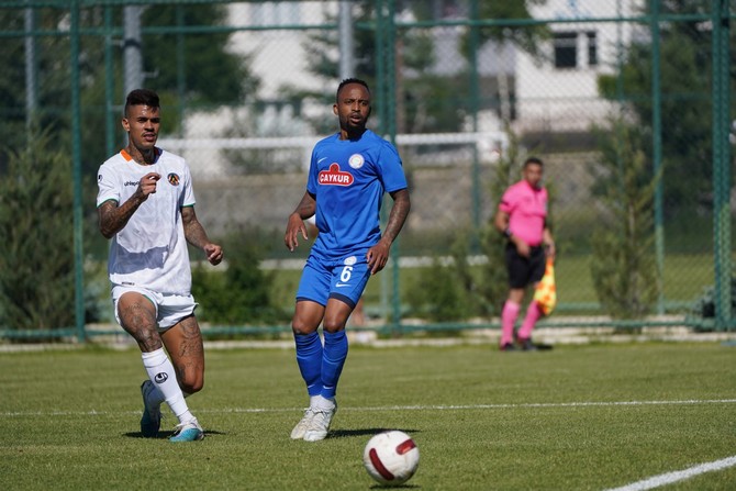caykur-rizespor-hazirlik-macinda-alanyaspora-3-1-kaybetti-1.jpg