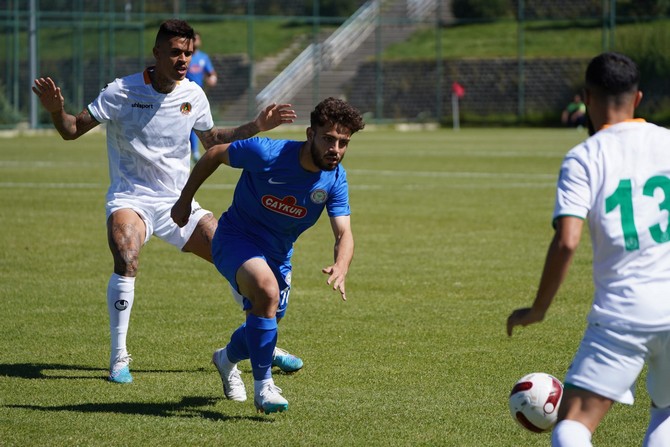 caykur-rizespor-hazirlik-macinda-alanyaspora-3-1-kaybetti-3.jpg