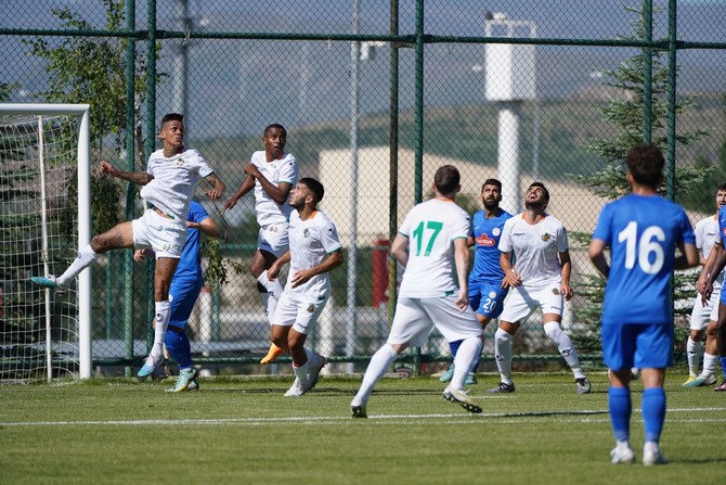 caykur-rizespor-hazirlik-macinda-alanyaspora-3-1-kaybetti-5.jpg
