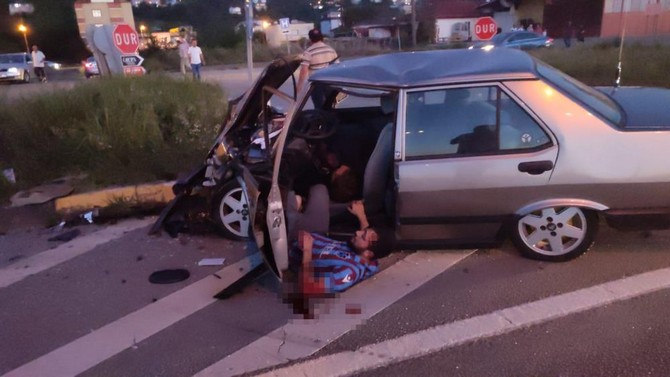 giresunda-meydana-gelen-trafik-kazasinda-7-kisi-yaralandi-9.jpg