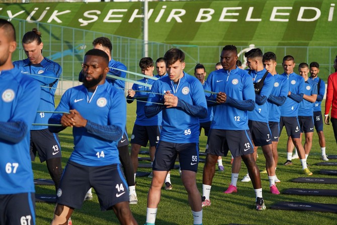 caykur-rizespor-yeni-sezon-ikinci-etap-hazirlik-kampi-calismalarina-erzurumda-basladi-2.jpg