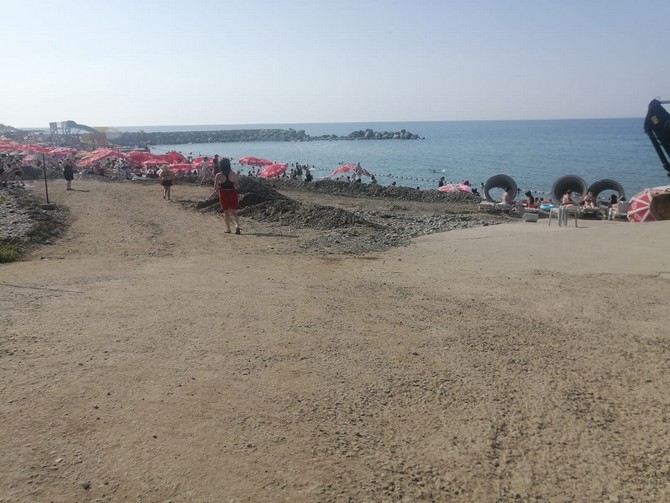 rize-belediyesi-kadinlar-plaji-bakimda-5.jpg