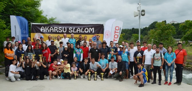 akarsu-slalom-turkiye-sampiyonasi-yarislari-rizenin-ardesen-ilcesinde-yapildi-1-001.jpg