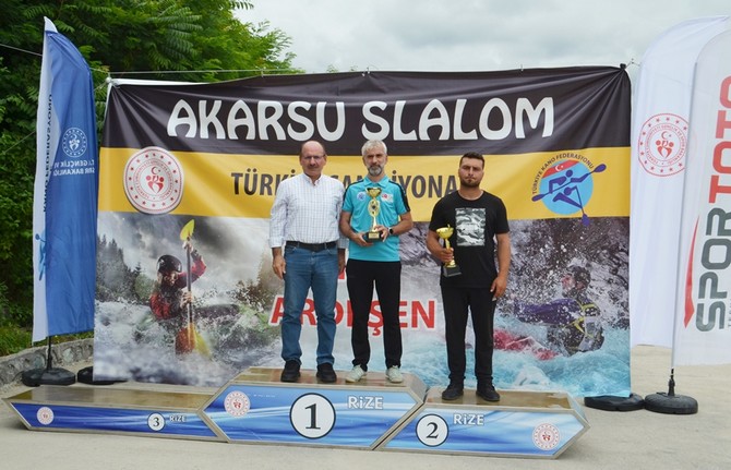 akarsu-slalom-turkiye-sampiyonasi-yarislari-rizenin-ardesen-ilcesinde-yapildi-6-001.jpg