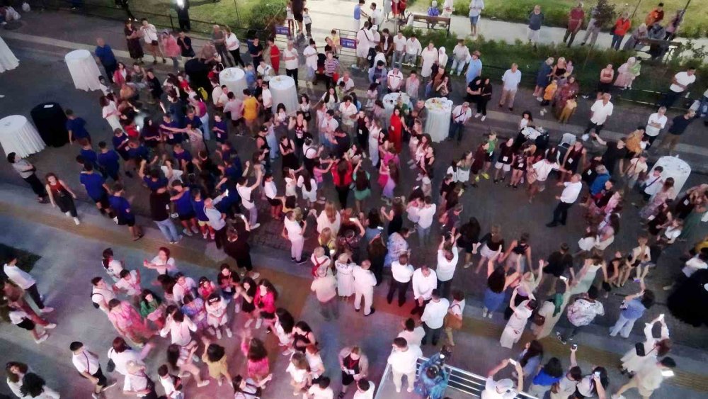 ‘Uluslararası Atakum Halk Dansları ve Müzik Şenliği’ başladı