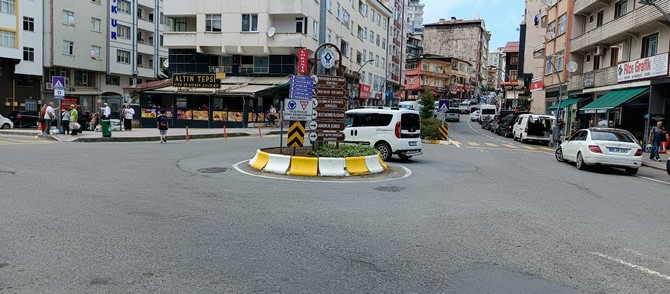 rize-belediyesi-tarafindan-son-4-yil-icerisinde-rize-sehir-ici-trafigini-rahatlatmak-adina-ufak-dokunuslarla-yapilan-bir-takim-yeni-duzenlemeler-olumlu-sonuclar-vermeye-basladi-5.jpg