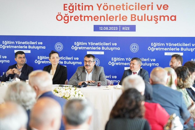milli-egitim-bakani-yusuf-tekin-rizede-ogretmenlerle-bulustu-2.jpg